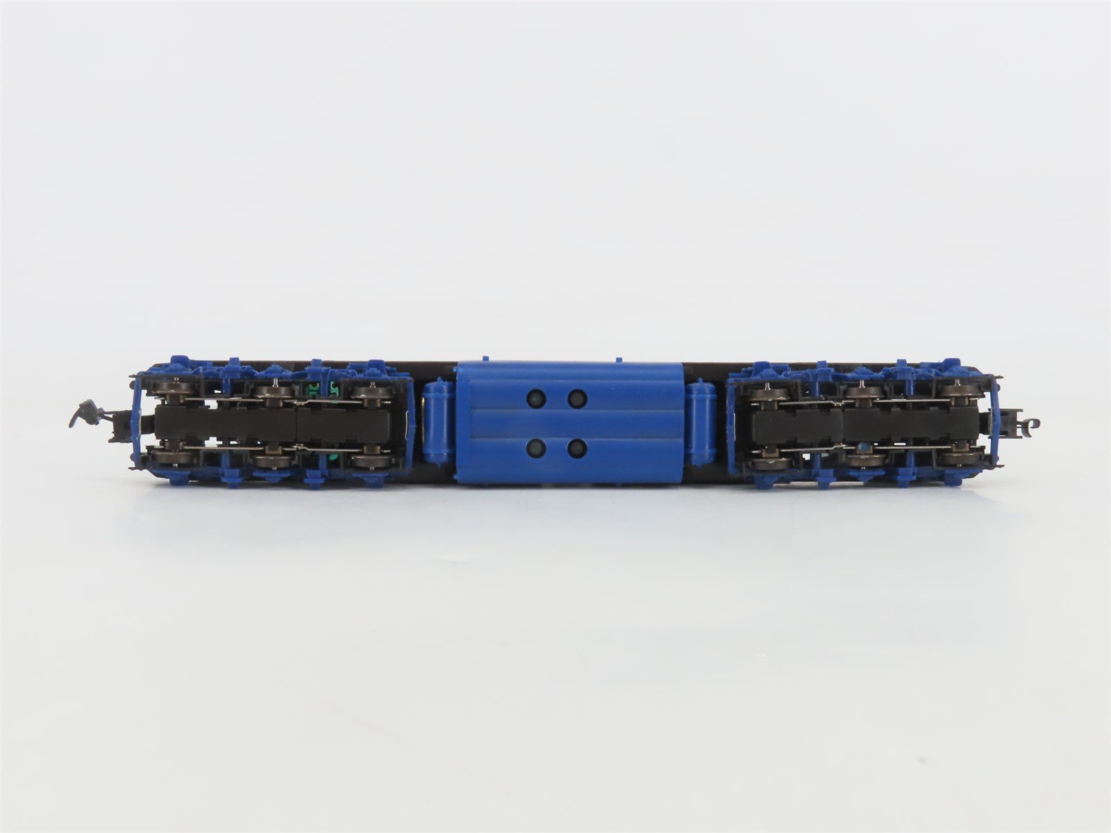 HO Scale Proto 2000 8185 C&O Chesapeake & Ohio EMD E8/9A Diesel #4016
