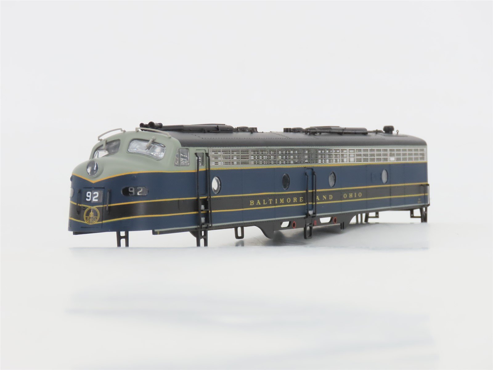 HO Scale Proto 2000 8118 B&O Baltimore & Ohio EMD E8/9A Diesel Locomotive #92