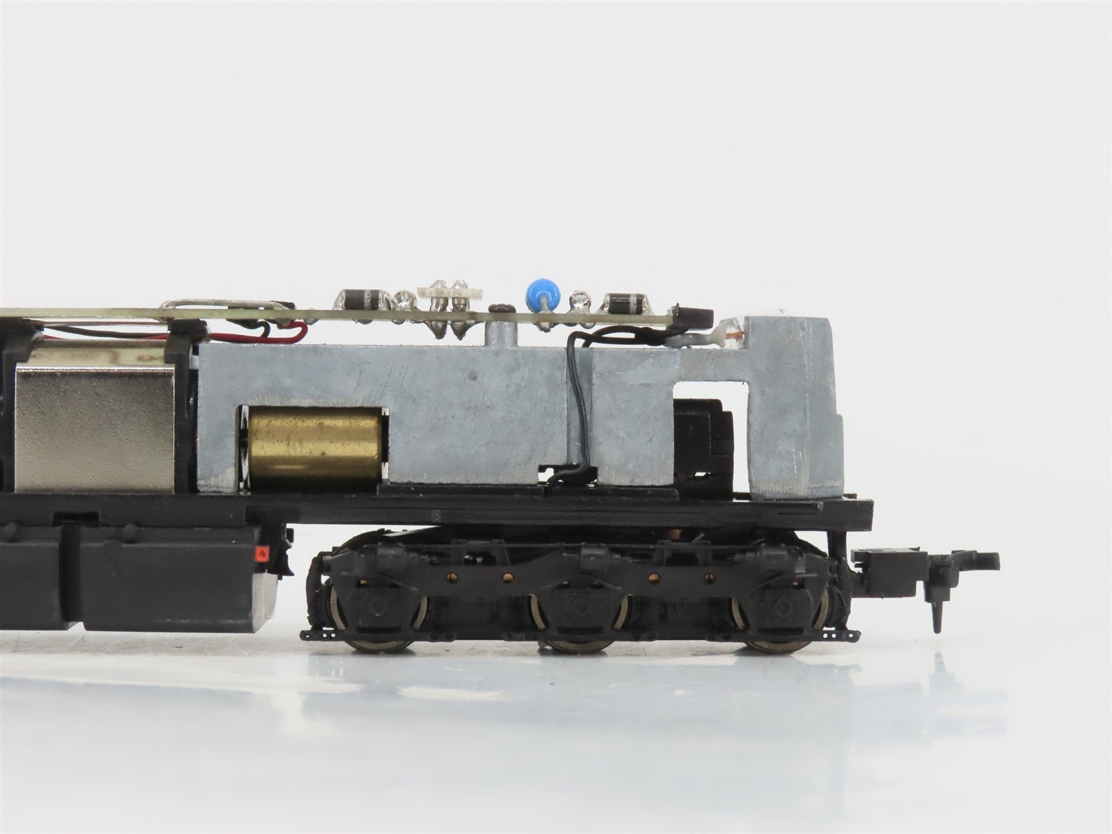 HO Scale Proto 2000 8225 CB&Q Burlington Route EMD SD7 Diesel #303 - DCC Ready