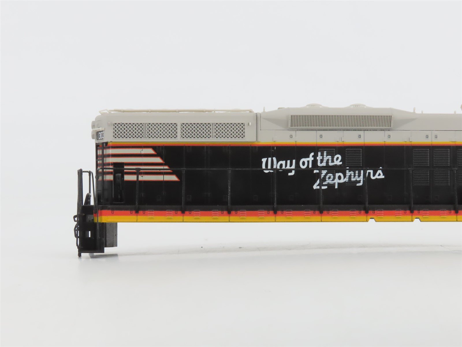 HO Scale Proto 2000 8225 CB&Q Burlington Route EMD SD7 Diesel #303 - DCC Ready