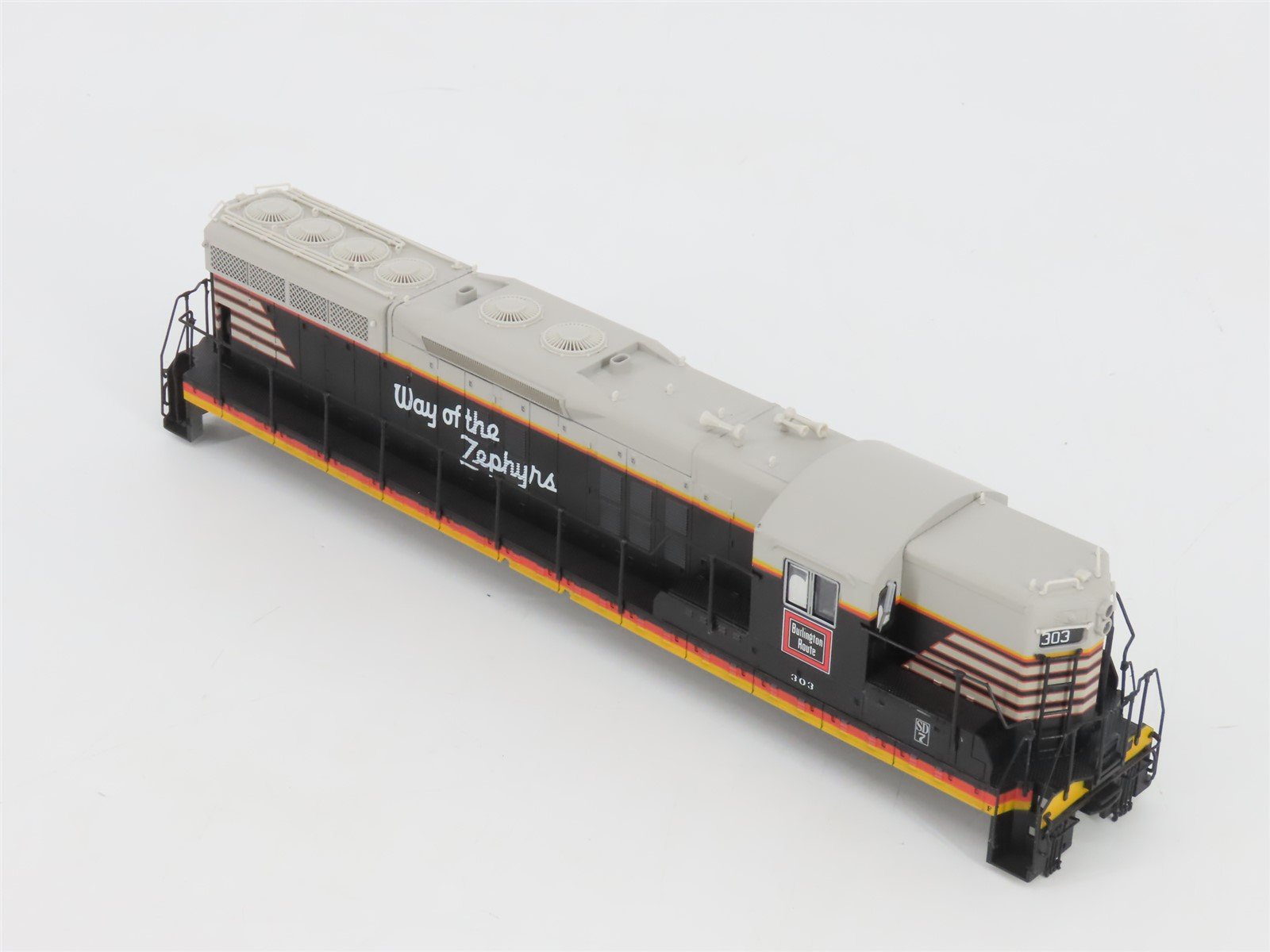 HO Scale Proto 2000 8225 CB&Q Burlington Route EMD SD7 Diesel #303 - DCC Ready