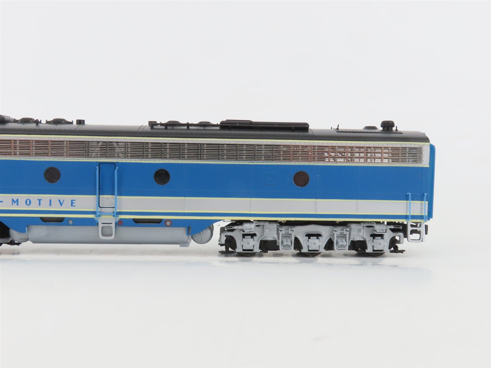 HO Scale Proto 2000 8177 Electro-Motive EMD Demonstrator E8/9 A/A Diesel Set