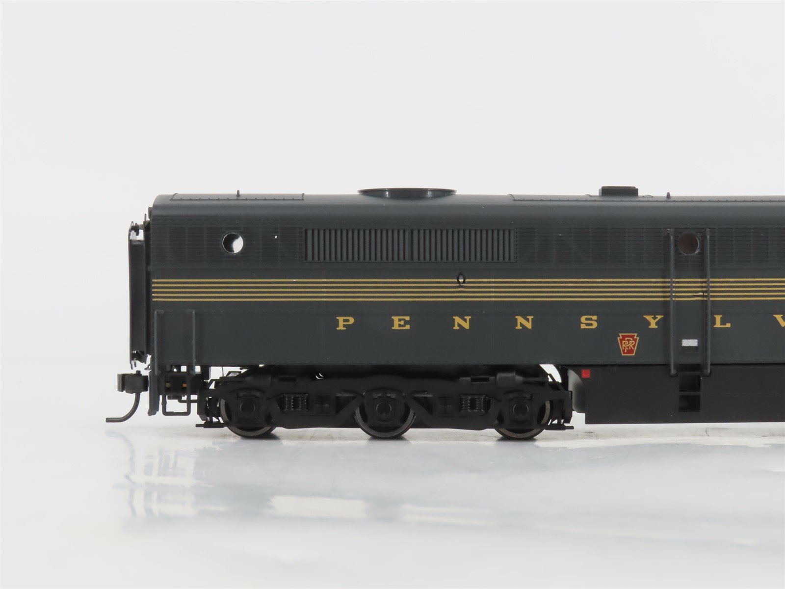 HO Scale Proto 2000 21668 PRR Pennsylvania ALCO PB Diesel #5754B - Unpowered