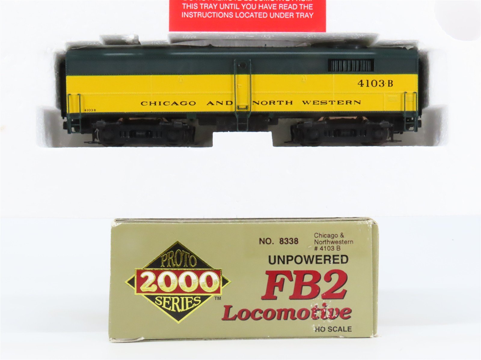 HO Proto 2000 8338 CNW Chicago & North Western FB2 Diesel #4103B - Unpowered