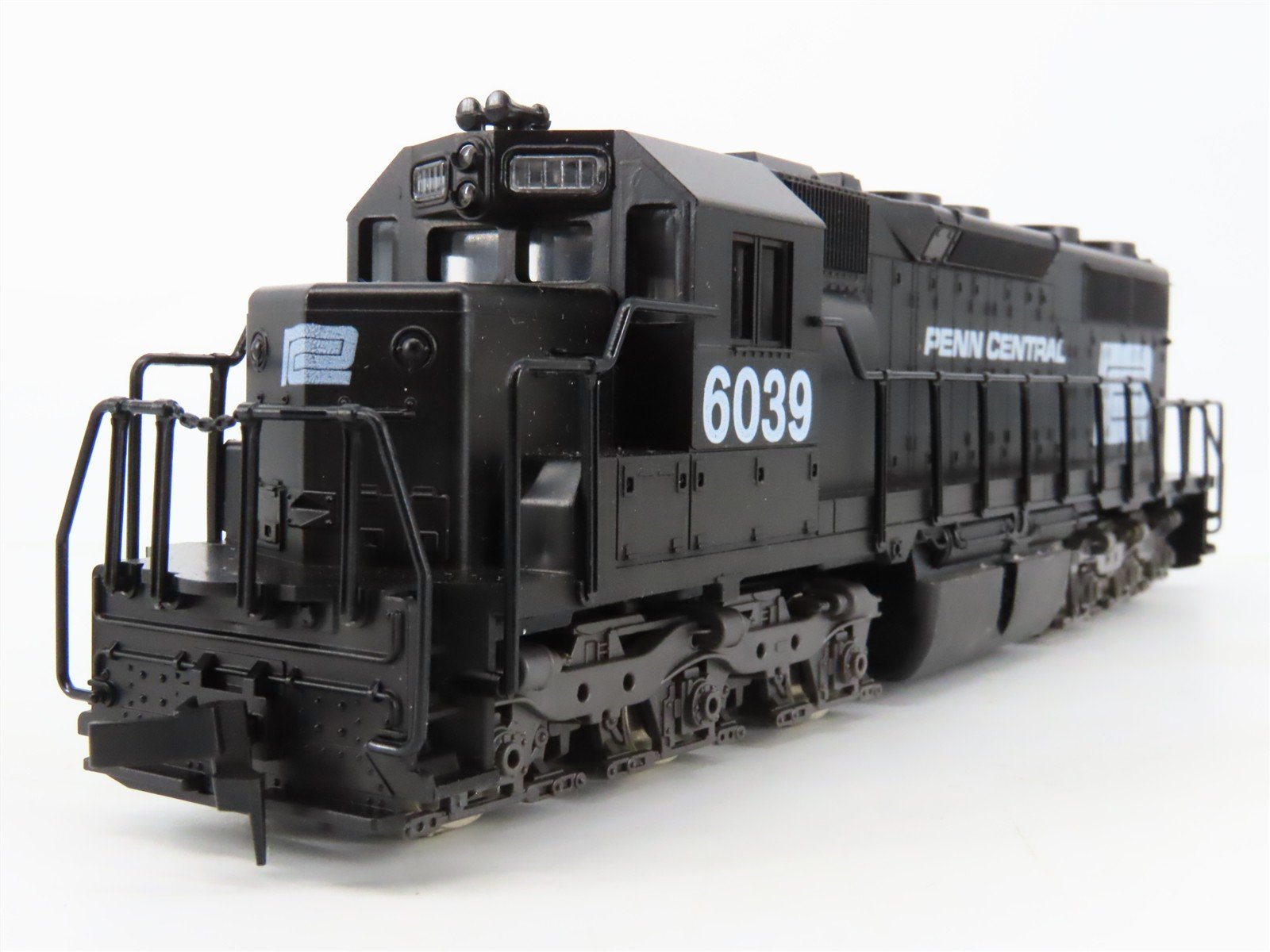 HO Scale Atlas 7017 PC Penn Central EMD SD35 Diesel Locomotive #6039