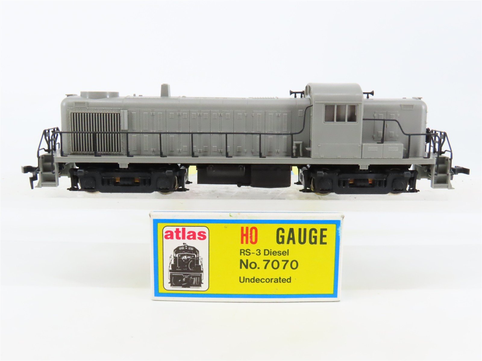 HO Scale Atlas/KATO 7070 Undecorated ALCO RS-3 Diesel Locomotive