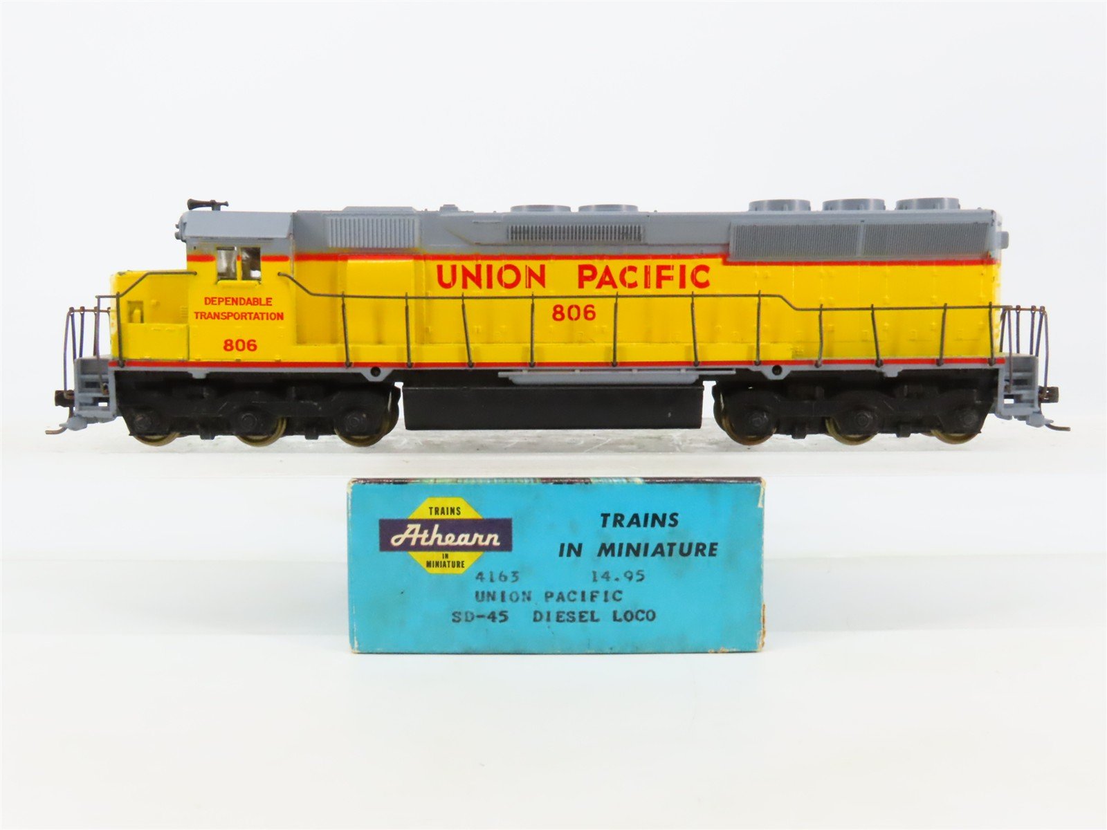 HO Scale Athearn 4163 UP Union Pacific EMD SD45 Diesel Locomotive #806