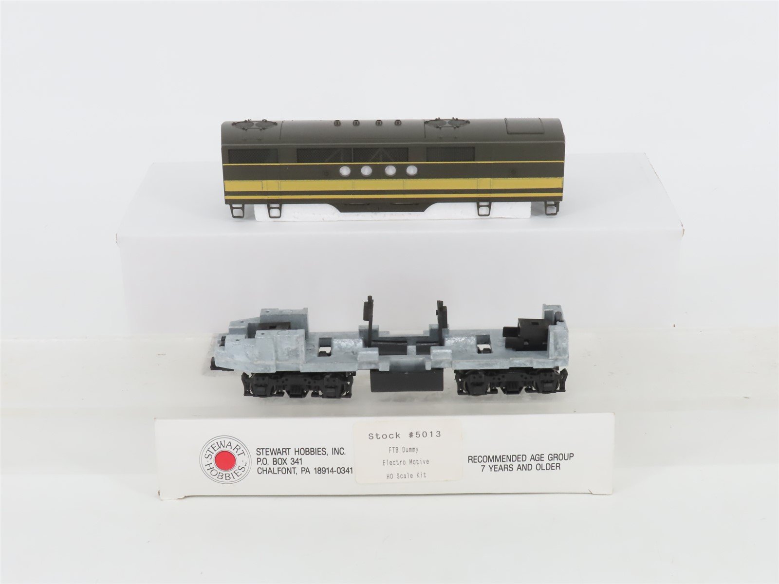 HO Scale Stewart 5013 Electro-Motive EMD FTB Demonstrator Diesel No# - Unpowered