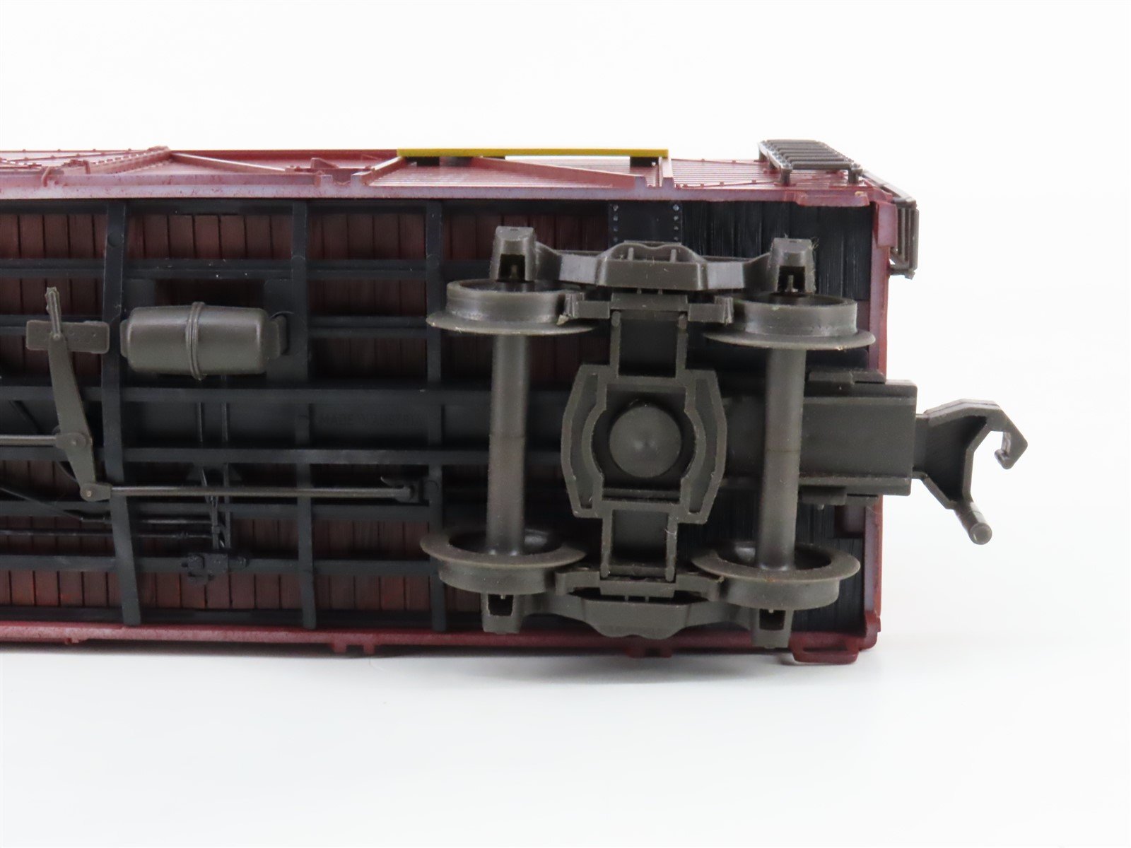 O Gauge 3-Rail Atlas 6221 ASEX Armour 40' Stock Car #398