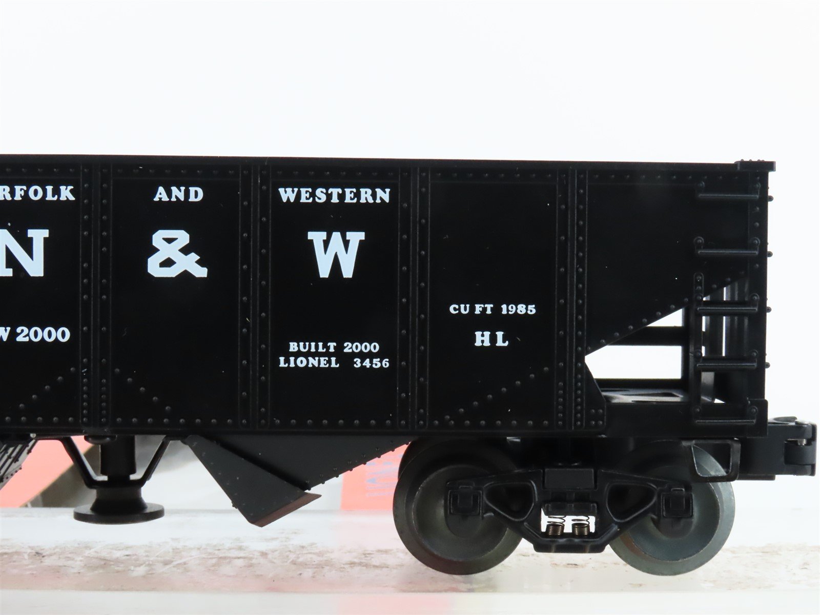 O Gauge 3-Rail Lionel 6-19885 N&W Norfolk & Western Railroad 2-Bay Hopper #22000