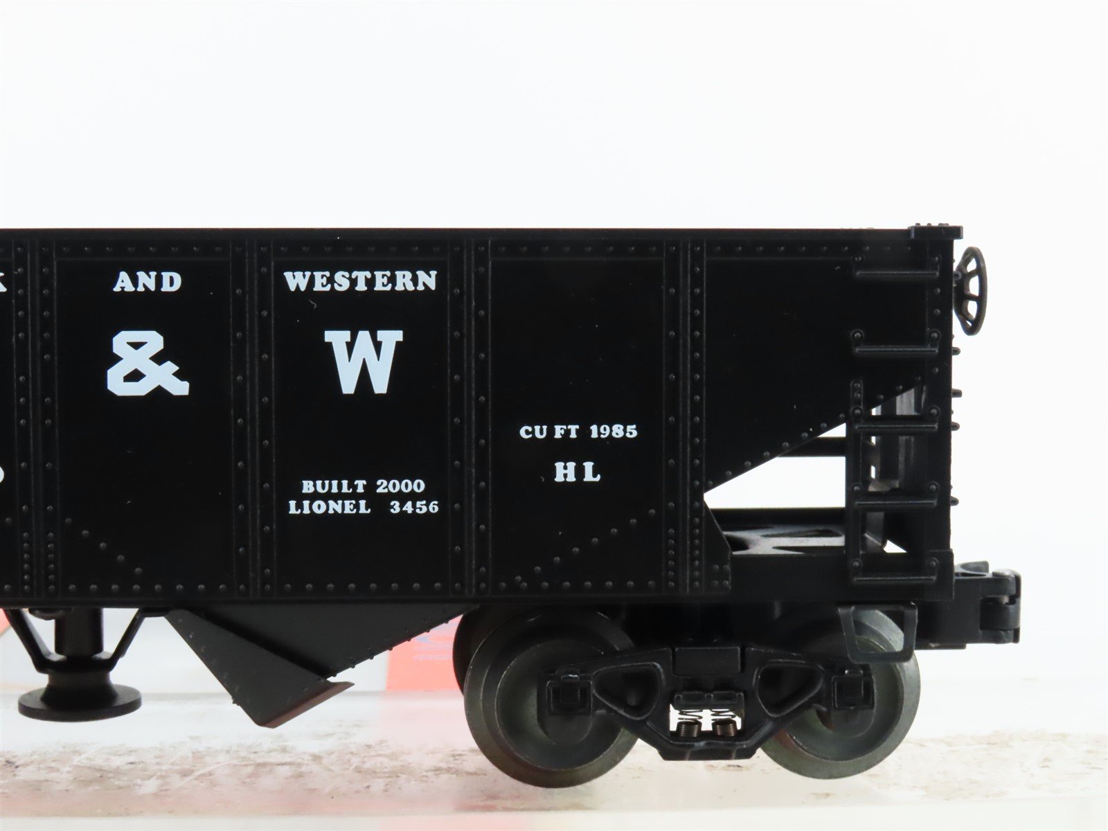 O Gauge 3-Rail Lionel 6-19885 N&W Norfolk & Western Operating 2-Bay Hopper 22000