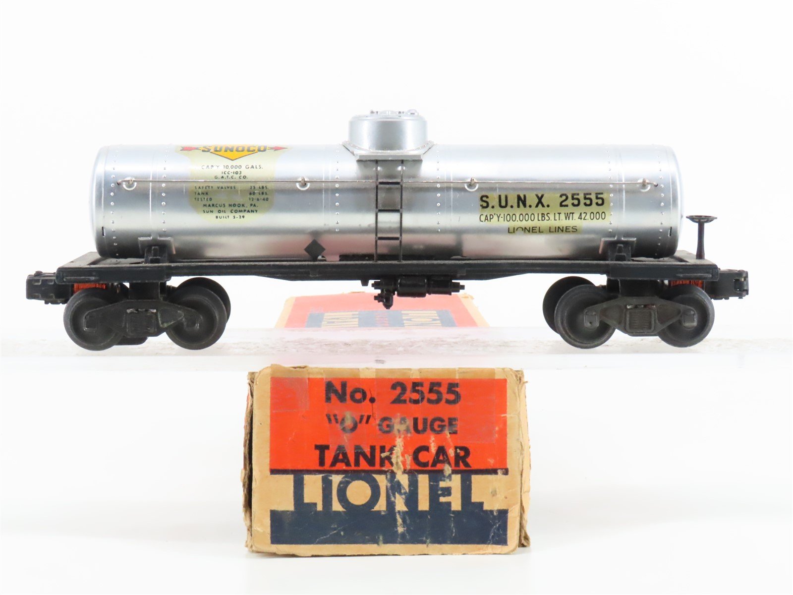 O Gauge 3-Rail Lionel 2555 SUNX Sunoco Single Dome Tank Car #2555 - Custom