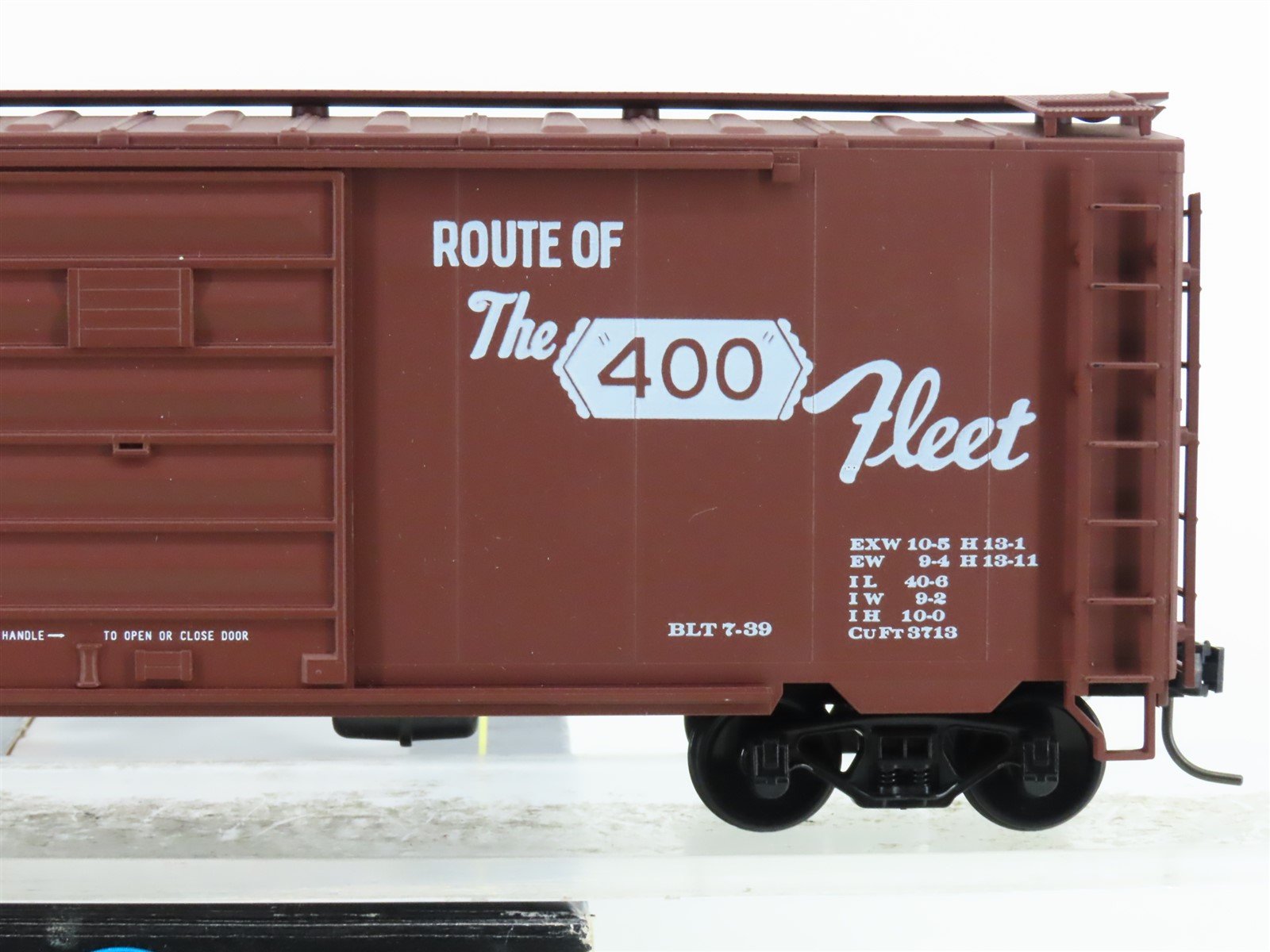 O Scale 2-Rail Quality Craft Models Weaver 3052 CNW The 400 Fleet Box Car #83524