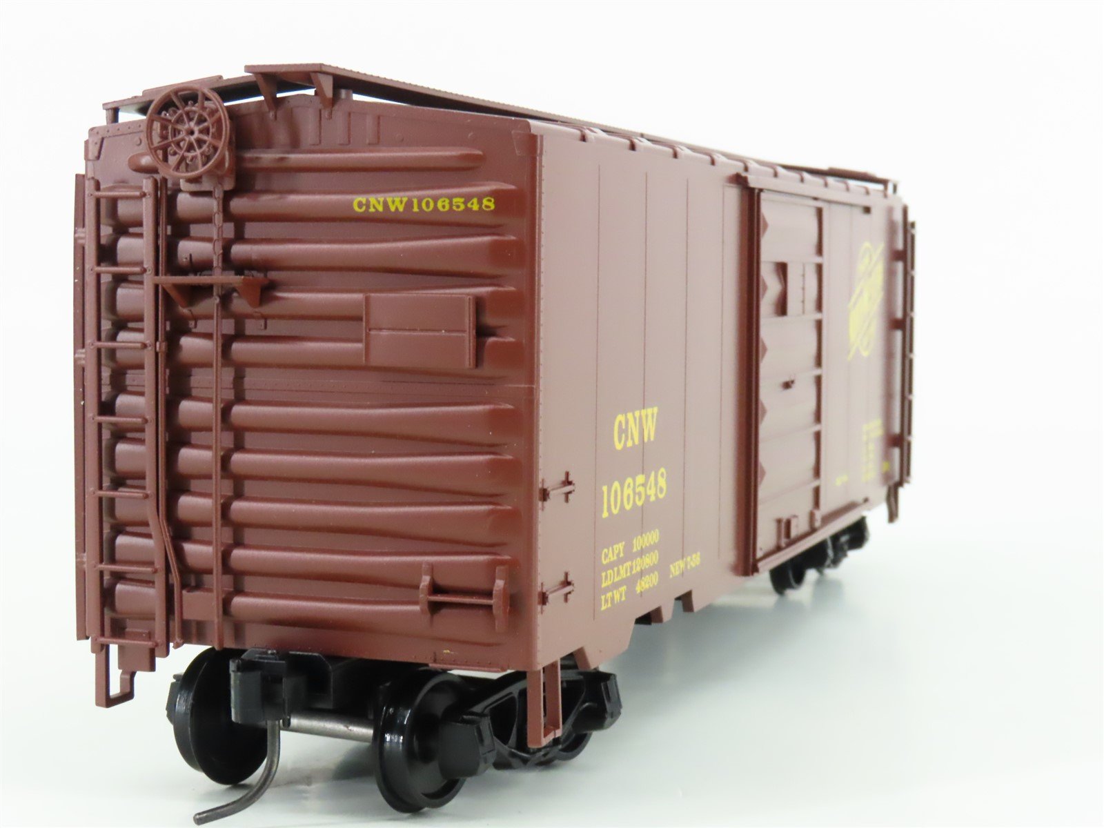 O Scale 2-Rail Quality Craft Models Weaver 3053 CNW Railway 40' Box Car #106548