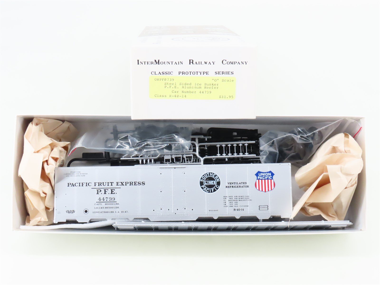 O 2-Rail InterMountain Kit ORPF0739 PFE Pacific Fruit Express Reefer #44739