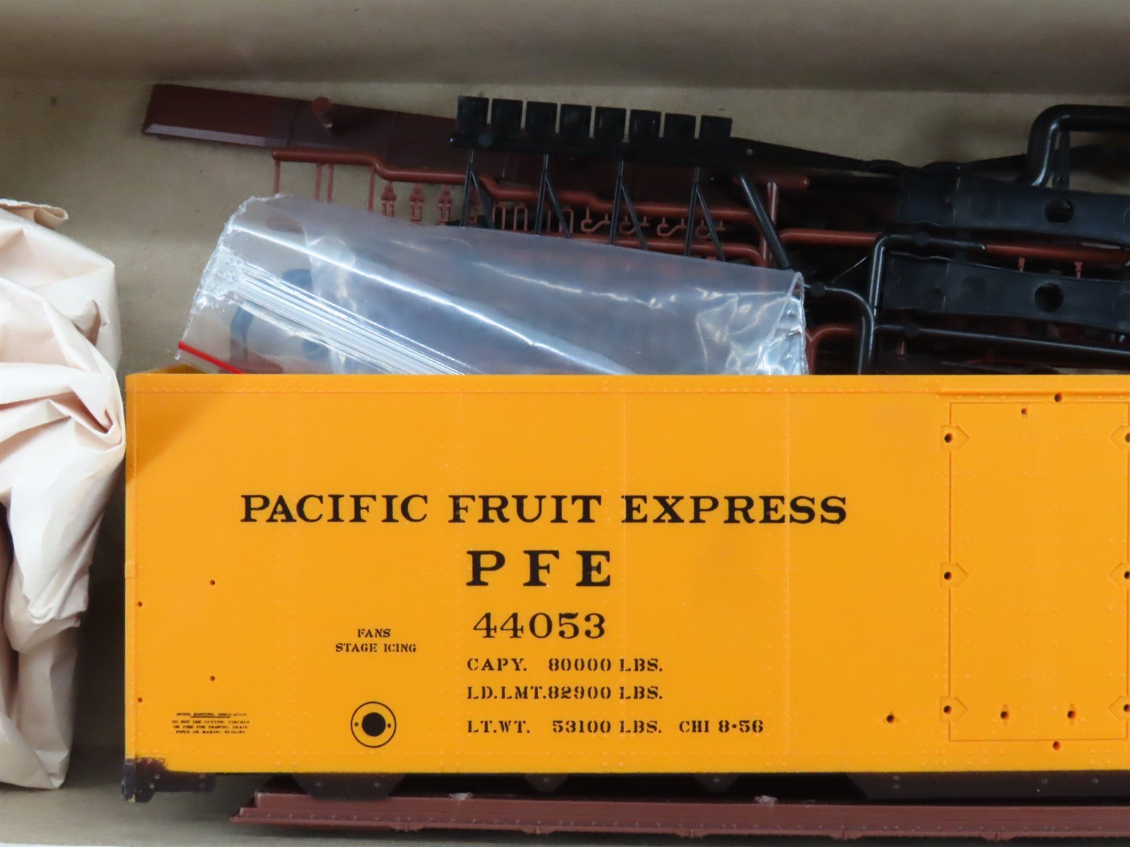 O Scale 2-Rail InterMountain Kit ORPF1053 PFE Pacific Fruit Express Reefer 44053