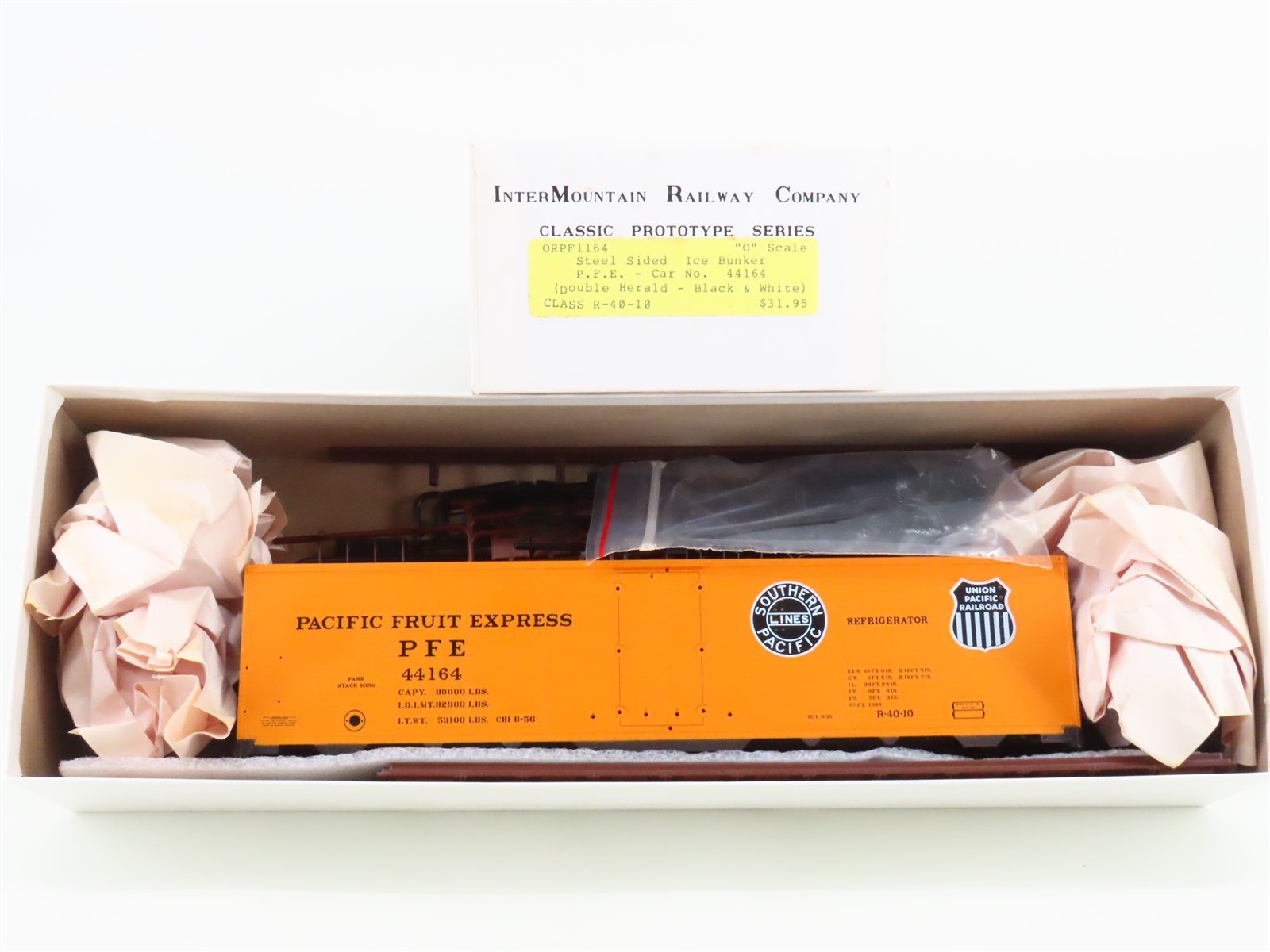 O Scale 2-Rail InterMountain Kit ORPF1164 PFE Pacific Fruit Express Reefer 44164