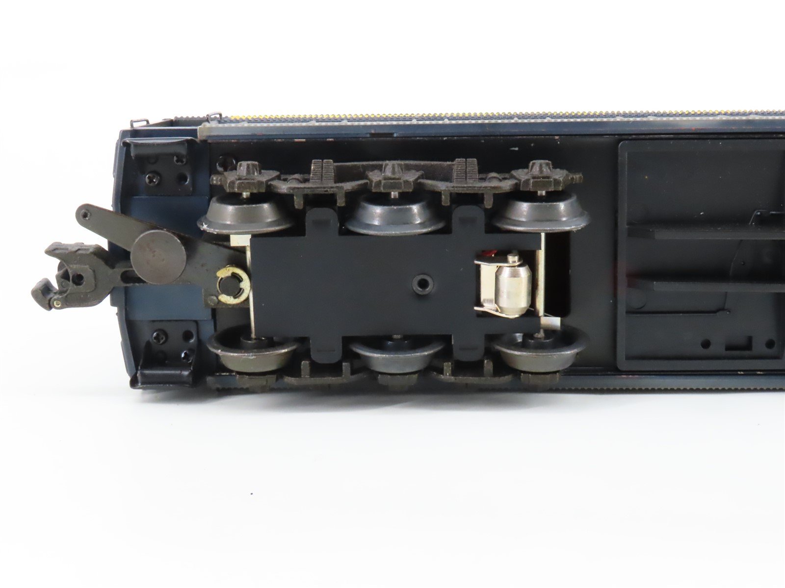 O Gauge 3-Rail K-Line C&O Chesapeake & Ohio Coach Passenger 827 