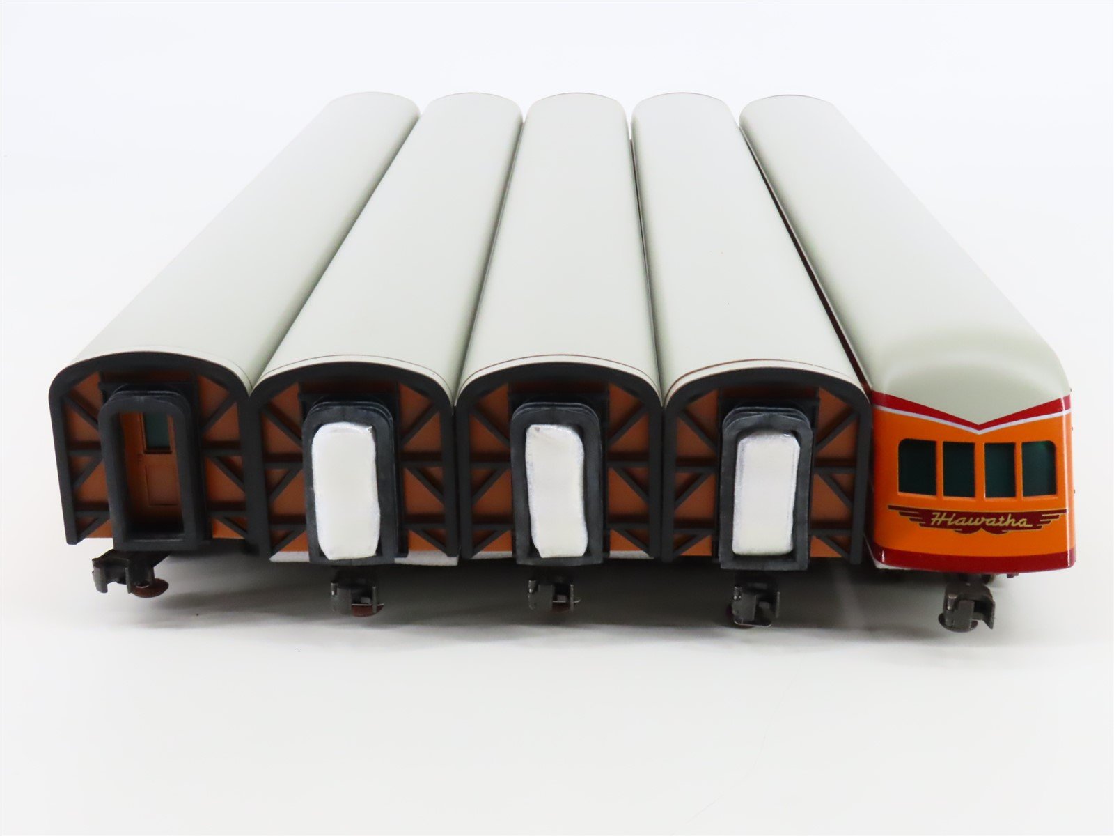 O Gauge 3-Rail Weaver G1231-L MILW Hiawatha Smooth-Side Passenger 5-Car Set