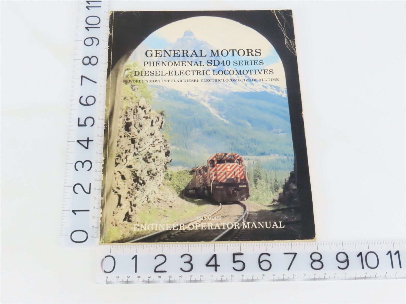 General Motors Phenomenal SD40 Series Diesel-Electric Locomotives Â©1980 SC Book