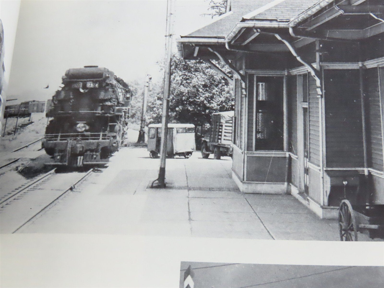 Chesapeake & Ohio: Superpower to Diesels by Thomas W. Dixon, Jr. Â©1984 SC Book