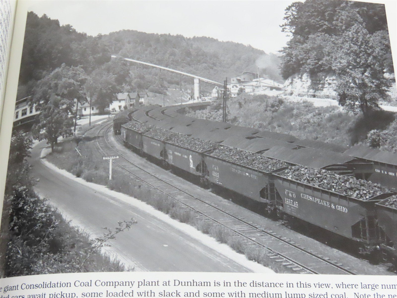Chesapeake & Ohio in the Coal Fields by Thomas W. Dixon, Jr. Â©1995 HC Book