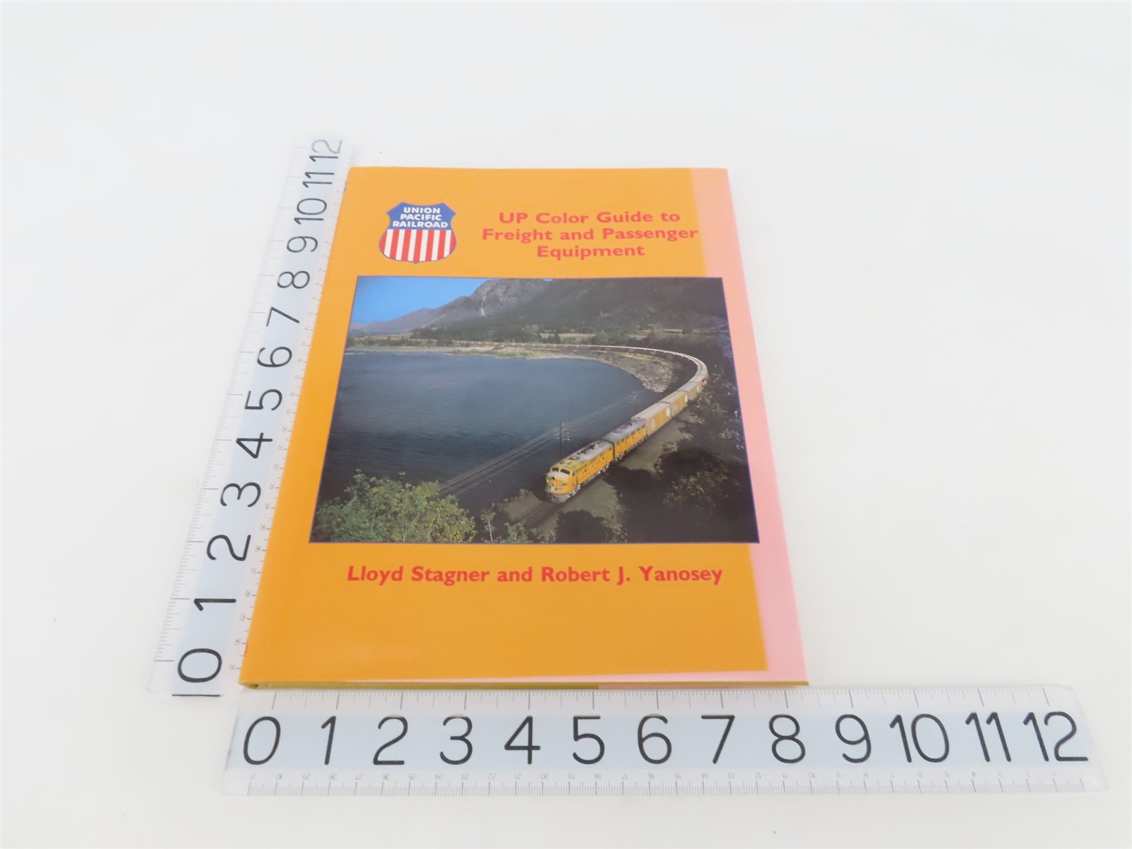 Morning Sun: UP Color Guide to Freight & Passenger Equipment Â©1993 HC Book
