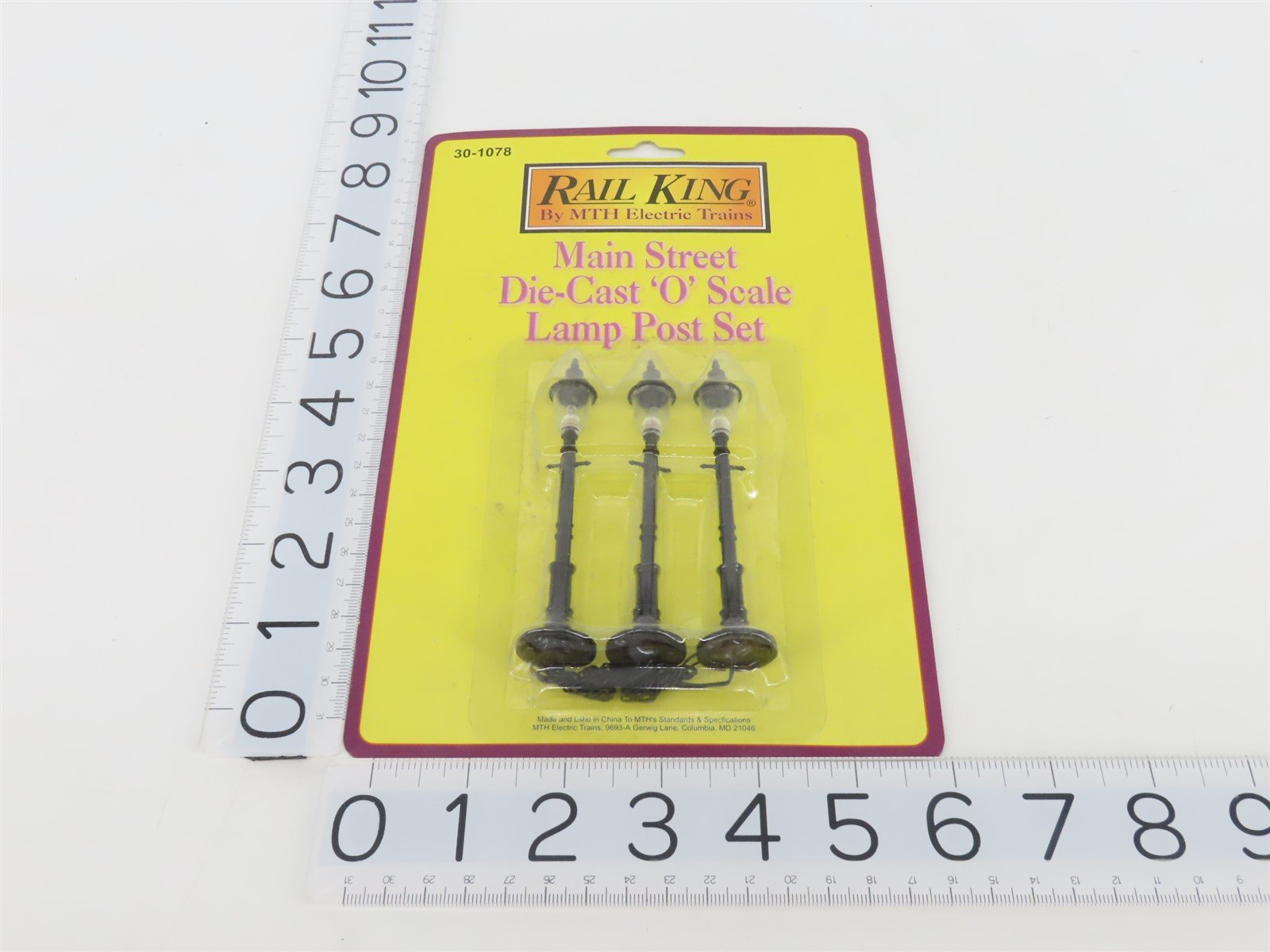 O Scale MTH Rail King 30-1078 Die-Cast Main Street Lamp 3-Pack