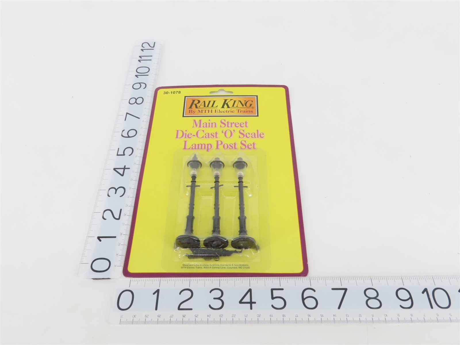 O Scale MTH Rail King 30-1078 Die-Cast Main Street Lamp 3-Pack