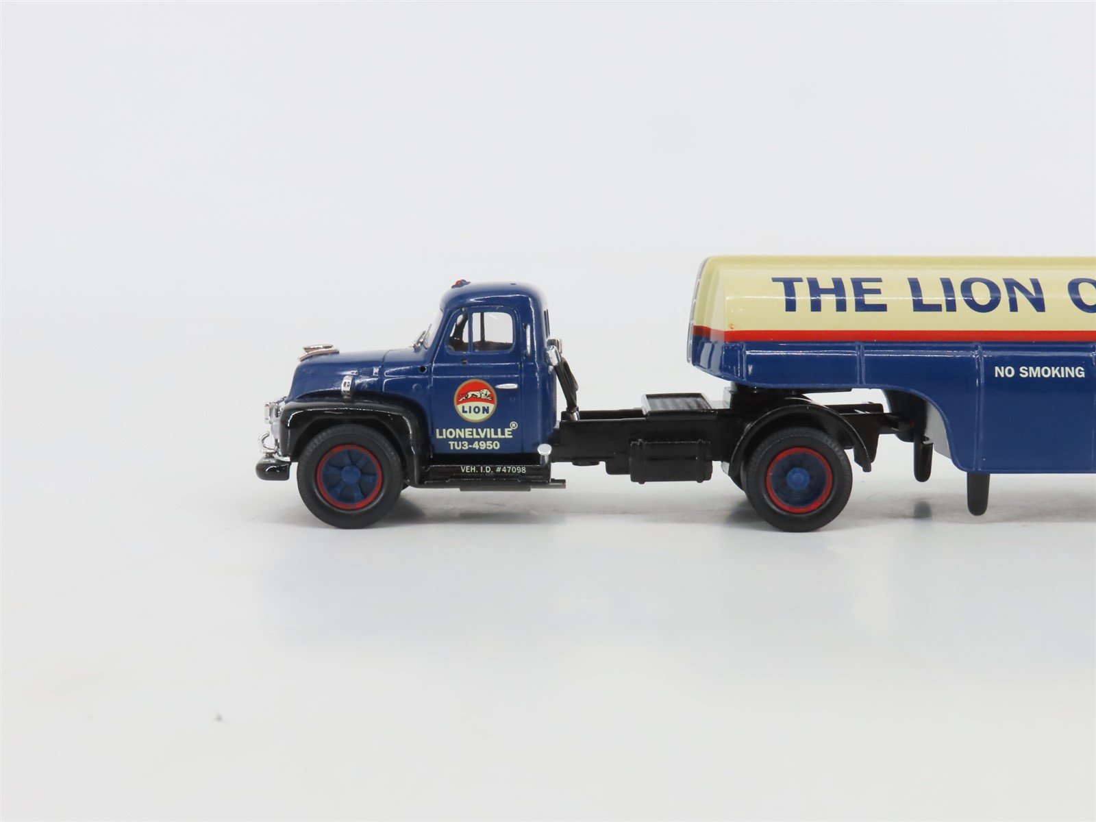 1:50 Scale Lionel US52906 Lionelville Die-Cast Lion Oil Diamond T620 Tanker