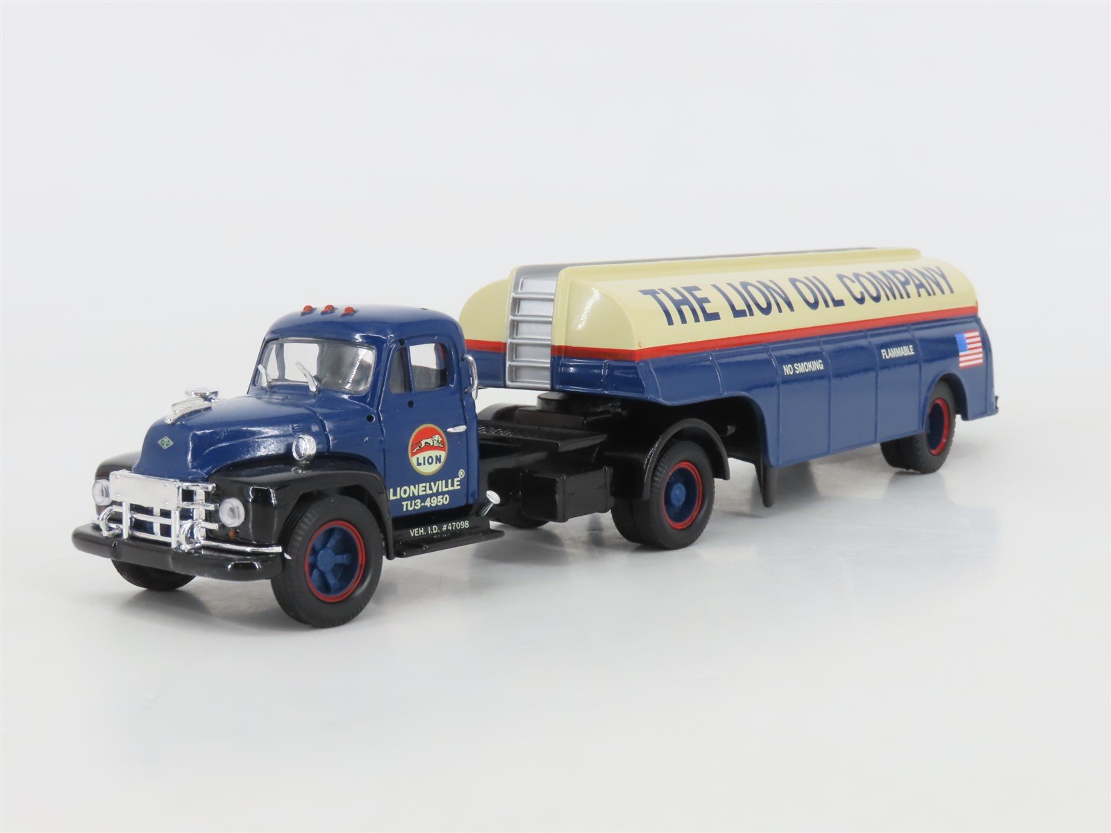 1:50 Scale Lionel US52906 Lionelville Die-Cast Lion Oil Diamond T620 Tanker