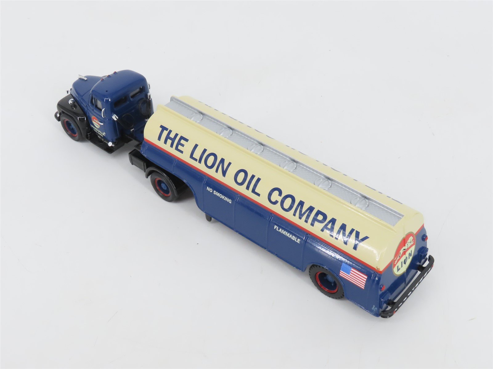 1:50 Scale Lionel US52906 Lionelville Die-Cast Lion Oil Diamond T620 Tanker