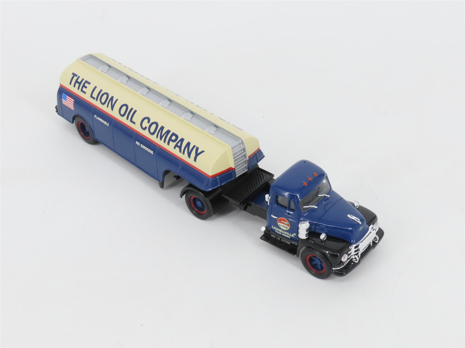 1:50 Scale Lionel US52906 Lionelville Die-Cast Lion Oil Diamond T620 Tanker