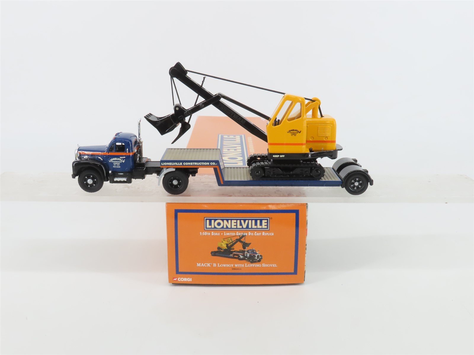 1:50 Scale Lionel US52311 Lionelville Die-Cast MACK B Lowboy w/Luffing Shovel