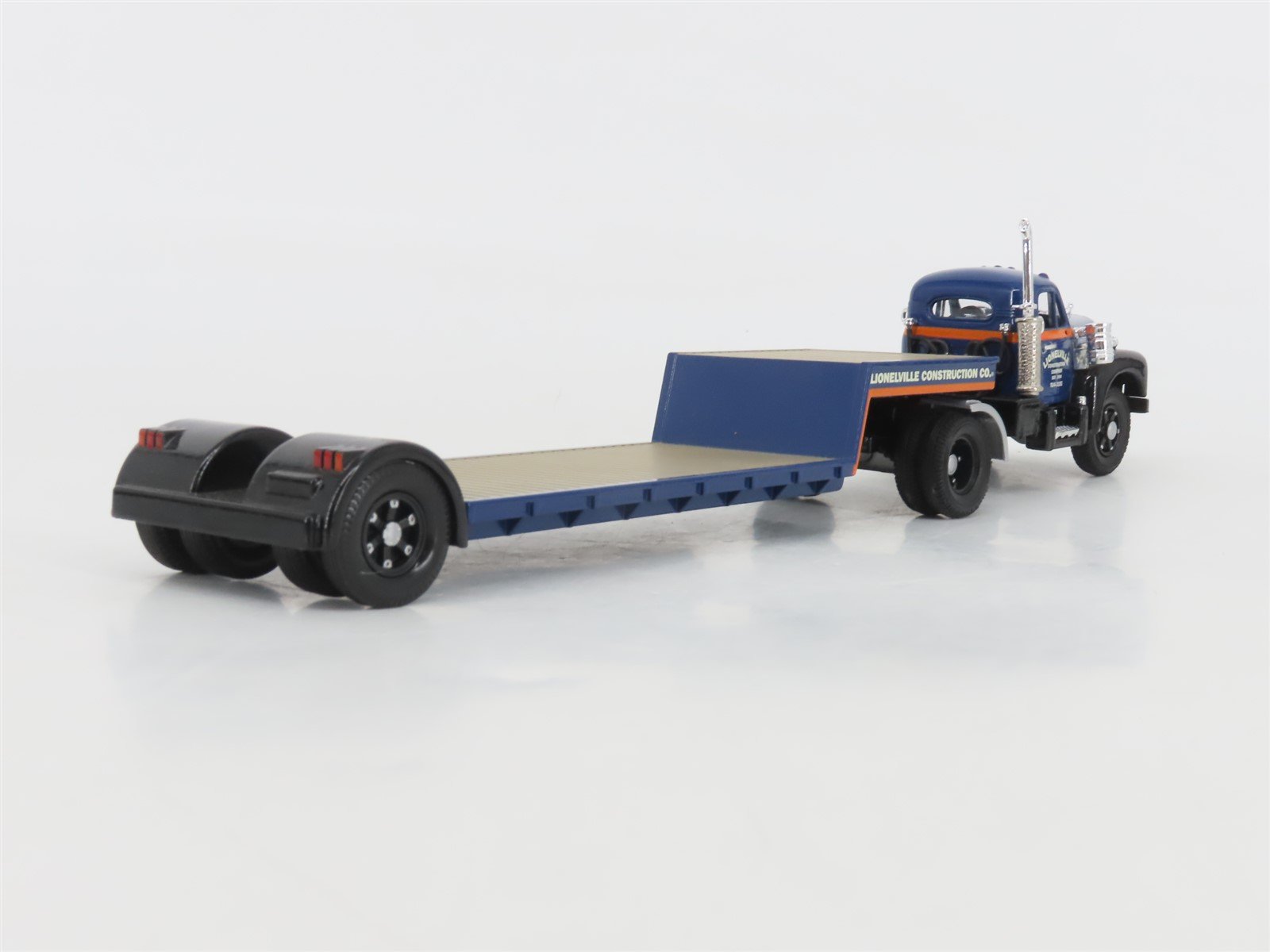 1:50 Scale Lionel US52311 Lionelville Die-Cast MACK B Lowboy w/Luffing Shovel