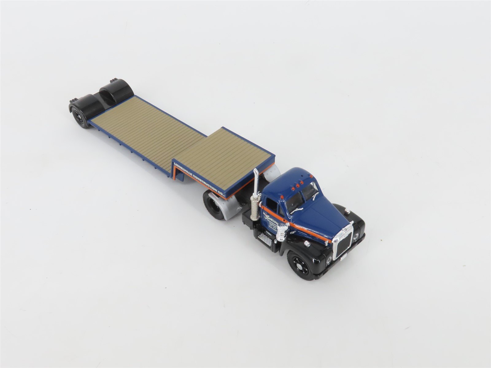 1:50 Scale Lionel US52311 Lionelville Die-Cast MACK B Lowboy w/Luffing Shovel
