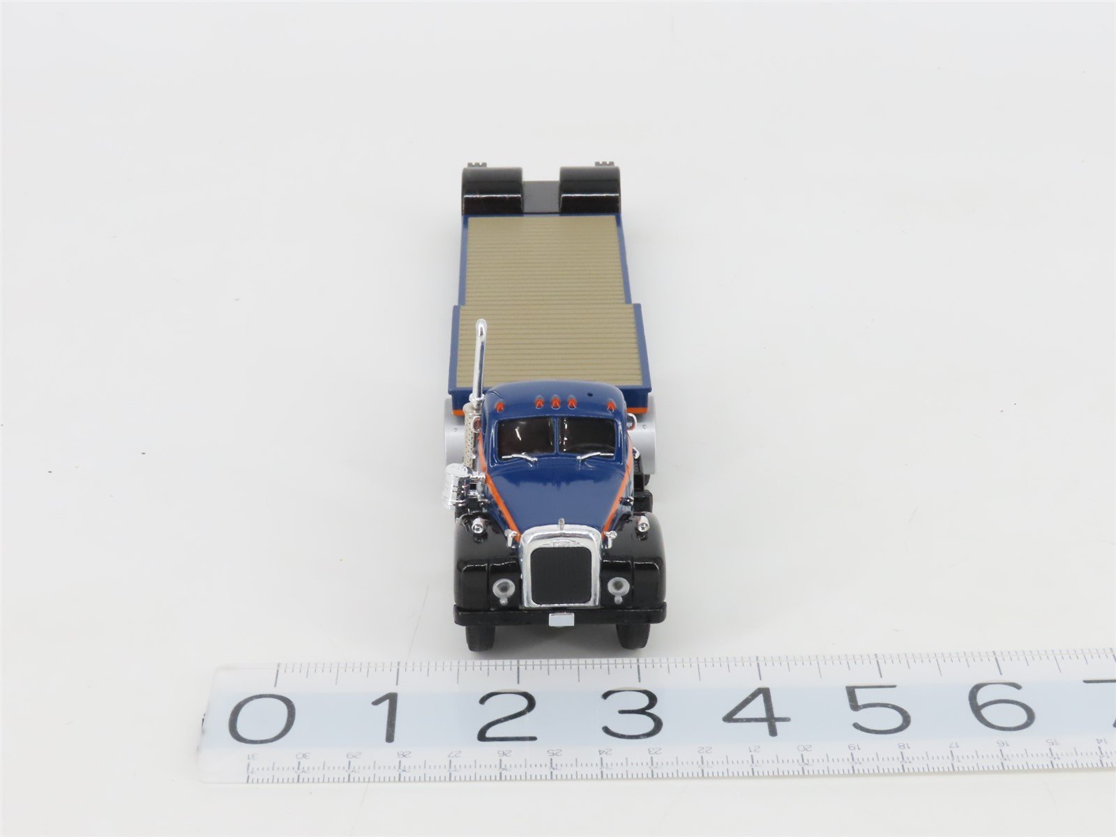 1:50 Scale Lionel US52311 Lionelville Die-Cast MACK B Lowboy w/Luffing Shovel