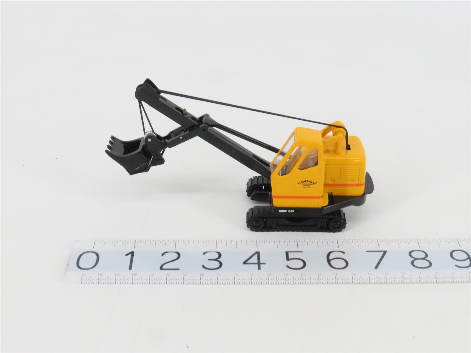 1:50 Scale Lionel US52311 Lionelville Die-Cast MACK B Lowboy w/Luffing Shovel