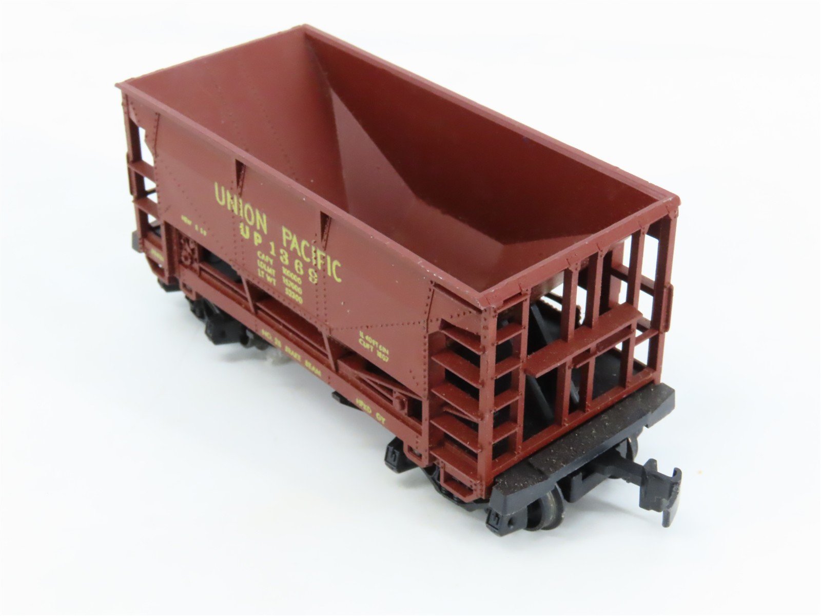HO Scale AHM UP Union Pacific Railroad Ore Car #1369