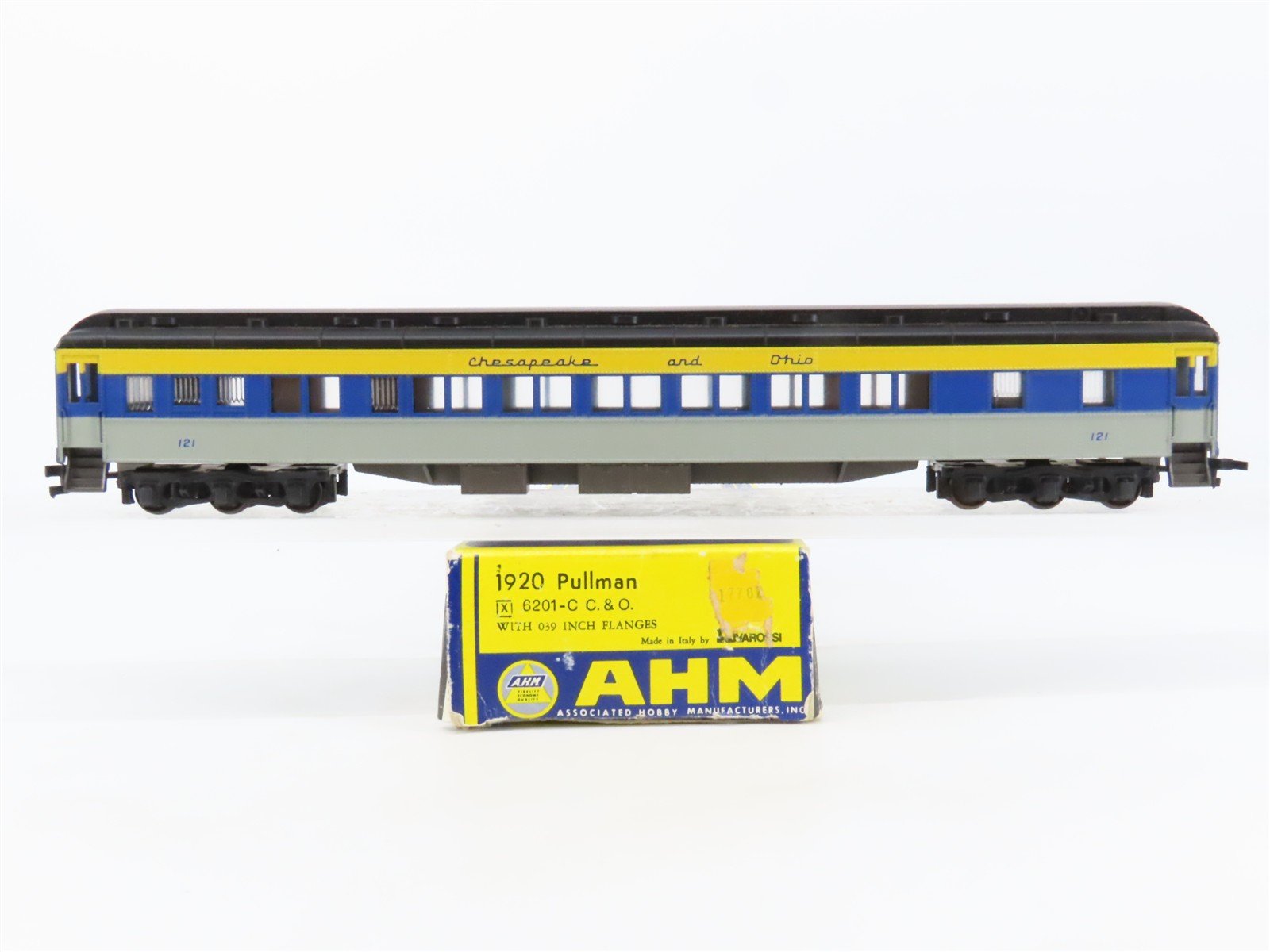 HO Scale AHM/Rivarossi 6201-C C&O Chesapeake & Ohio 1920 Pullman Passenger #121