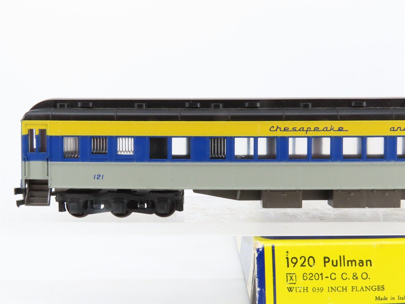 HO Scale AHM/Rivarossi 6201-C C&O Chesapeake & Ohio 1920 Pullman Passenger #121