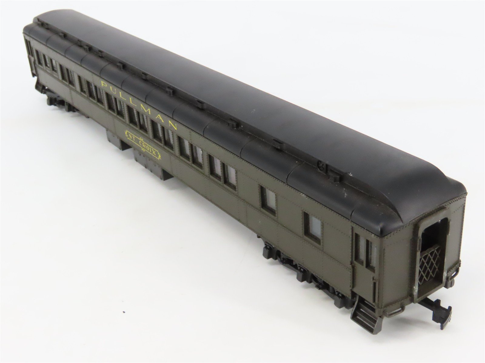 HO Scale AHM/Rivarossi Pullman Passenger Car 