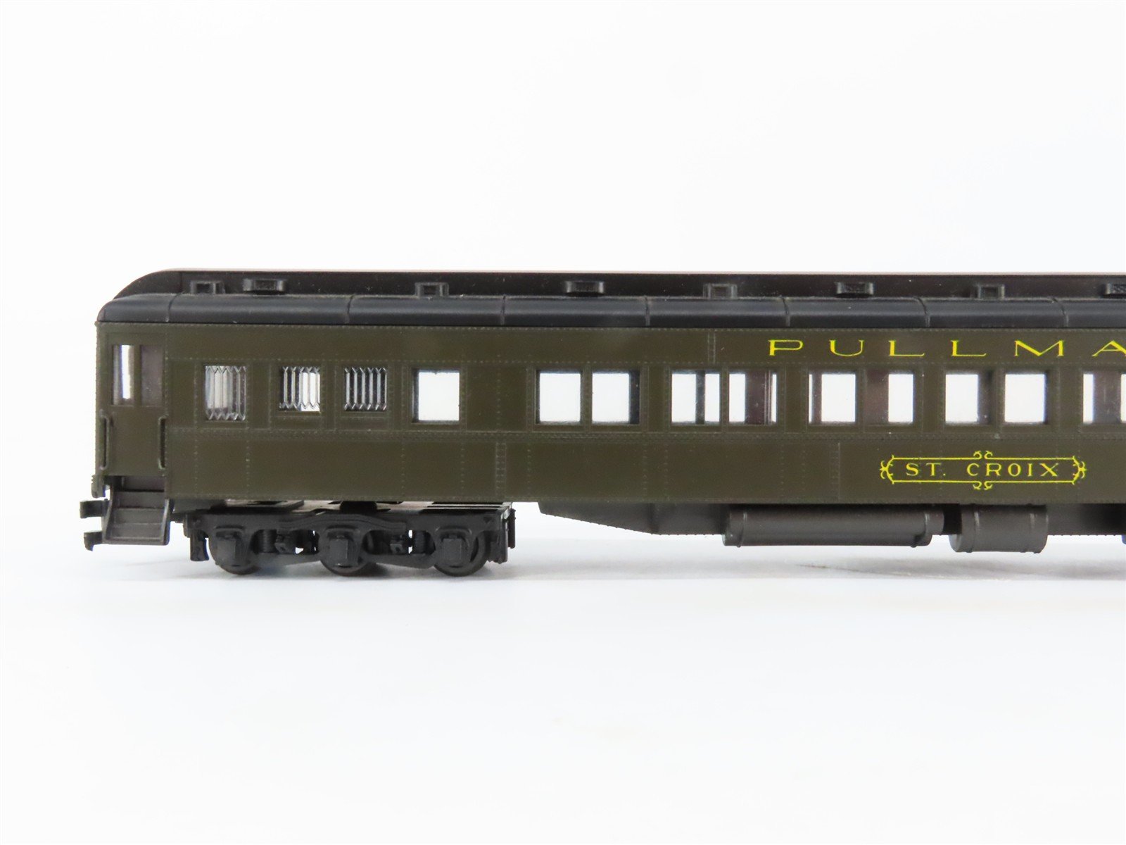 HO Scale AHM/Rivarossi Pullman Passenger Car 