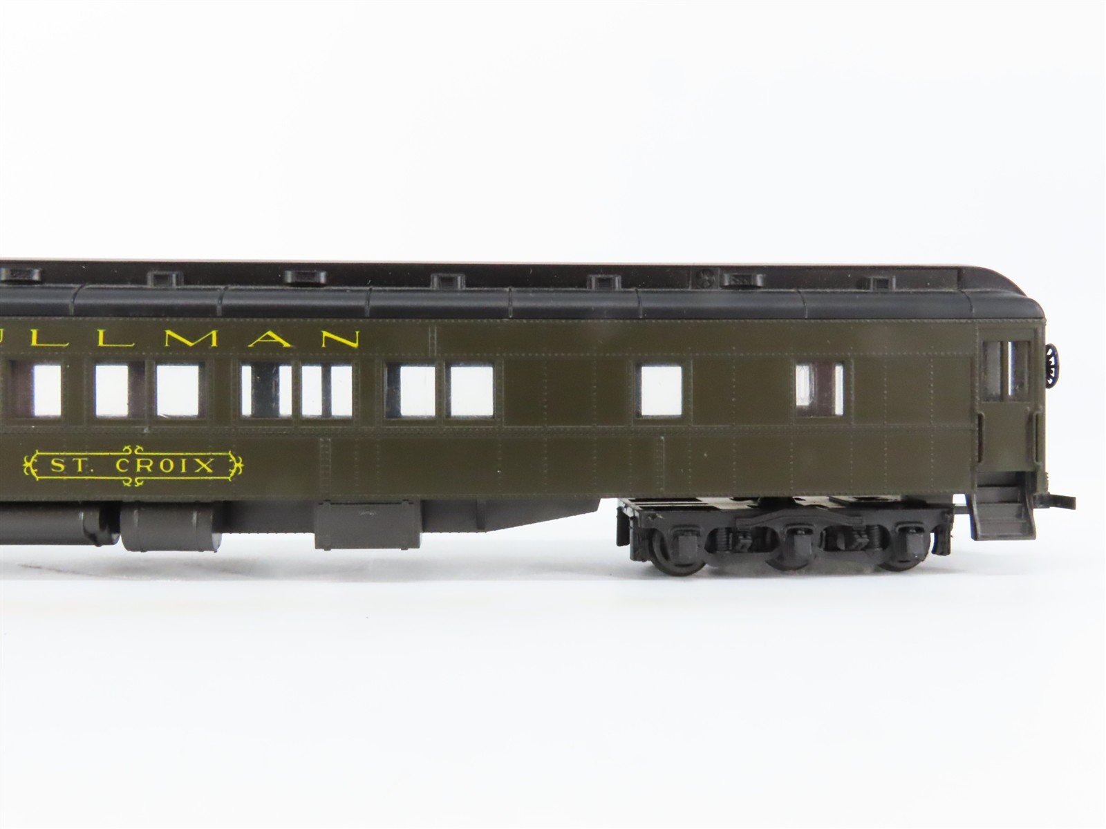 HO Scale AHM/Rivarossi Pullman Passenger Car 