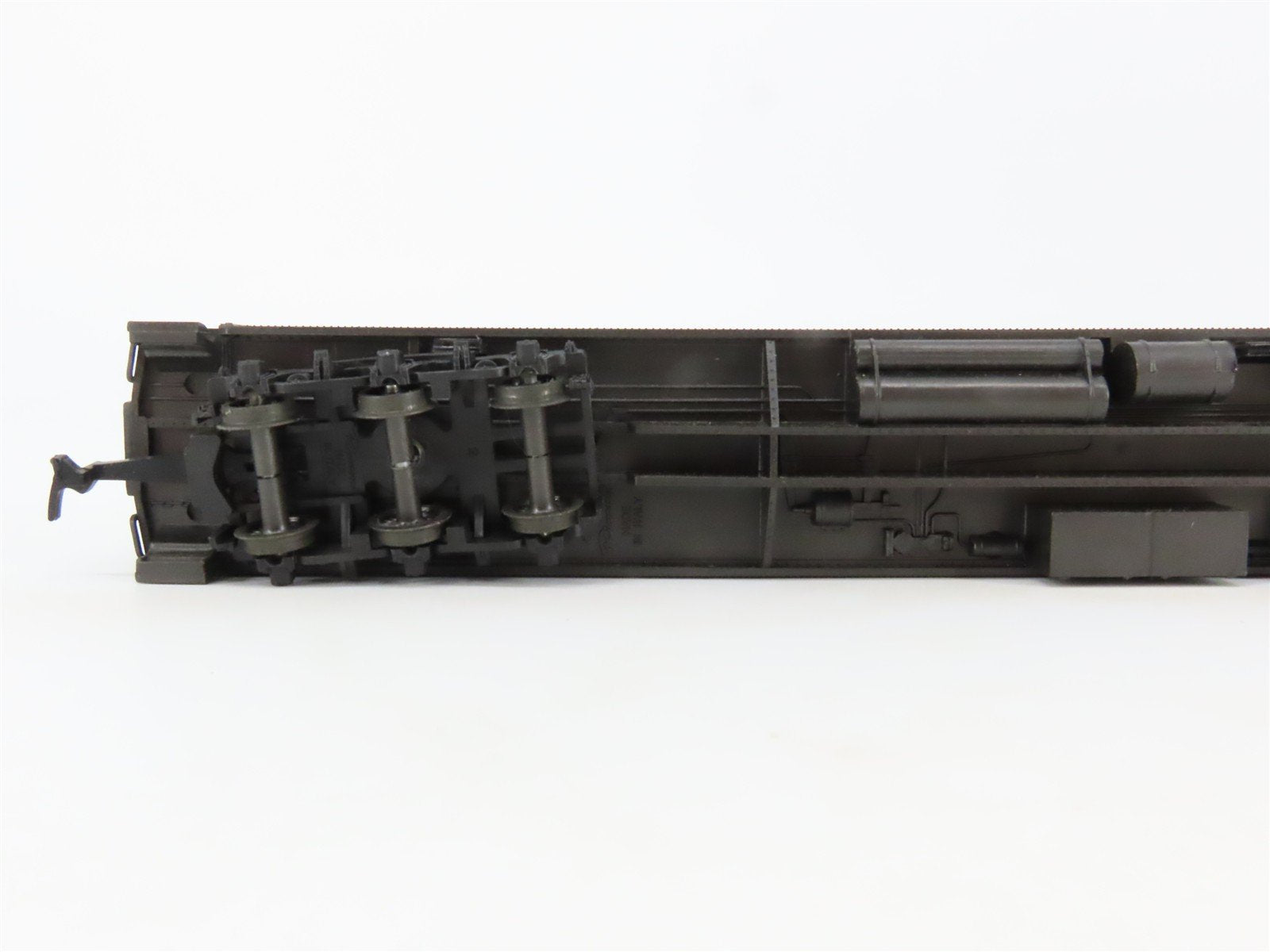 HO Scale AHM/Rivarossi Pullman Passenger Car 