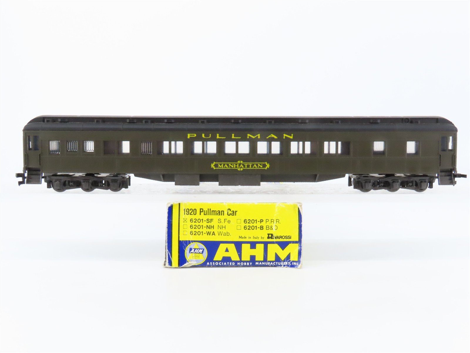 HO Scale AHM/Rivarossi 6201-SF ATSF Santa Fe Pullman Passenger Car "Manhattan"