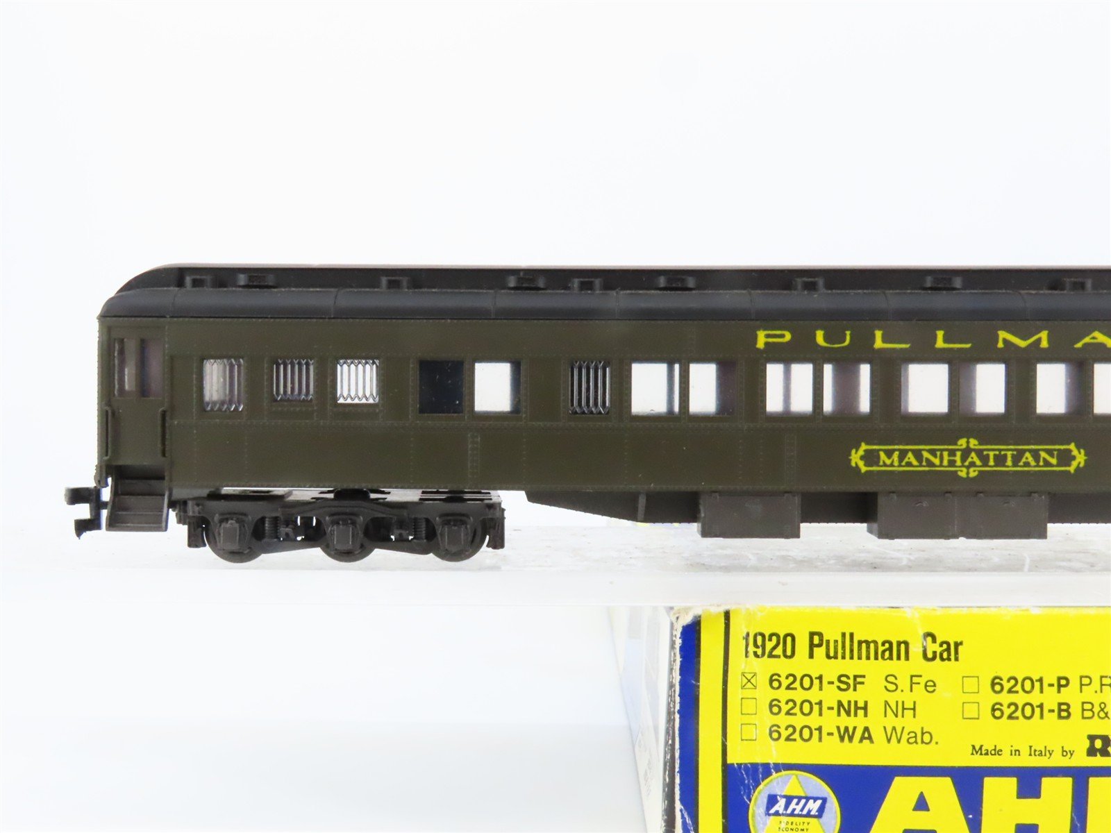HO Scale AHM/Rivarossi 6201-SF ATSF Santa Fe Pullman Passenger Car 