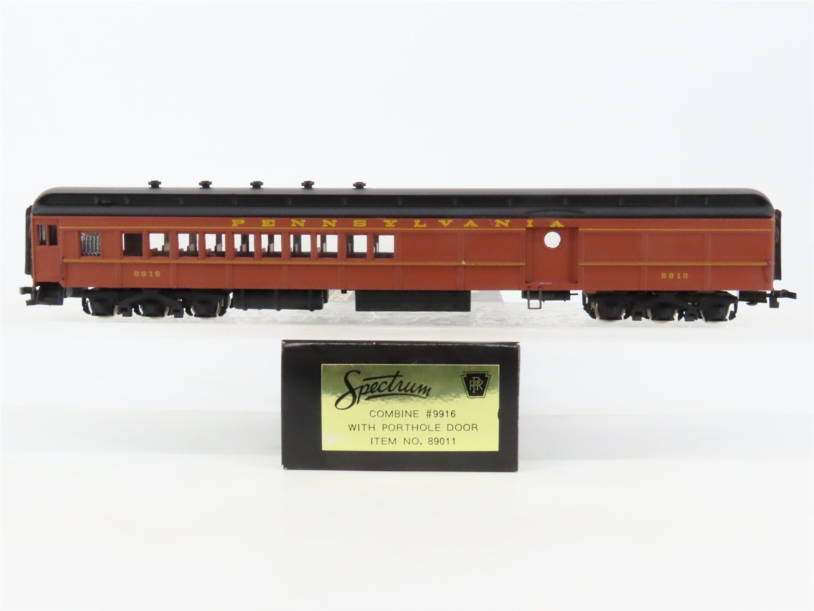 HO Scale Bachmann Spectrum 89011 PRR Pennsylvania Combine Passenger Car #9916