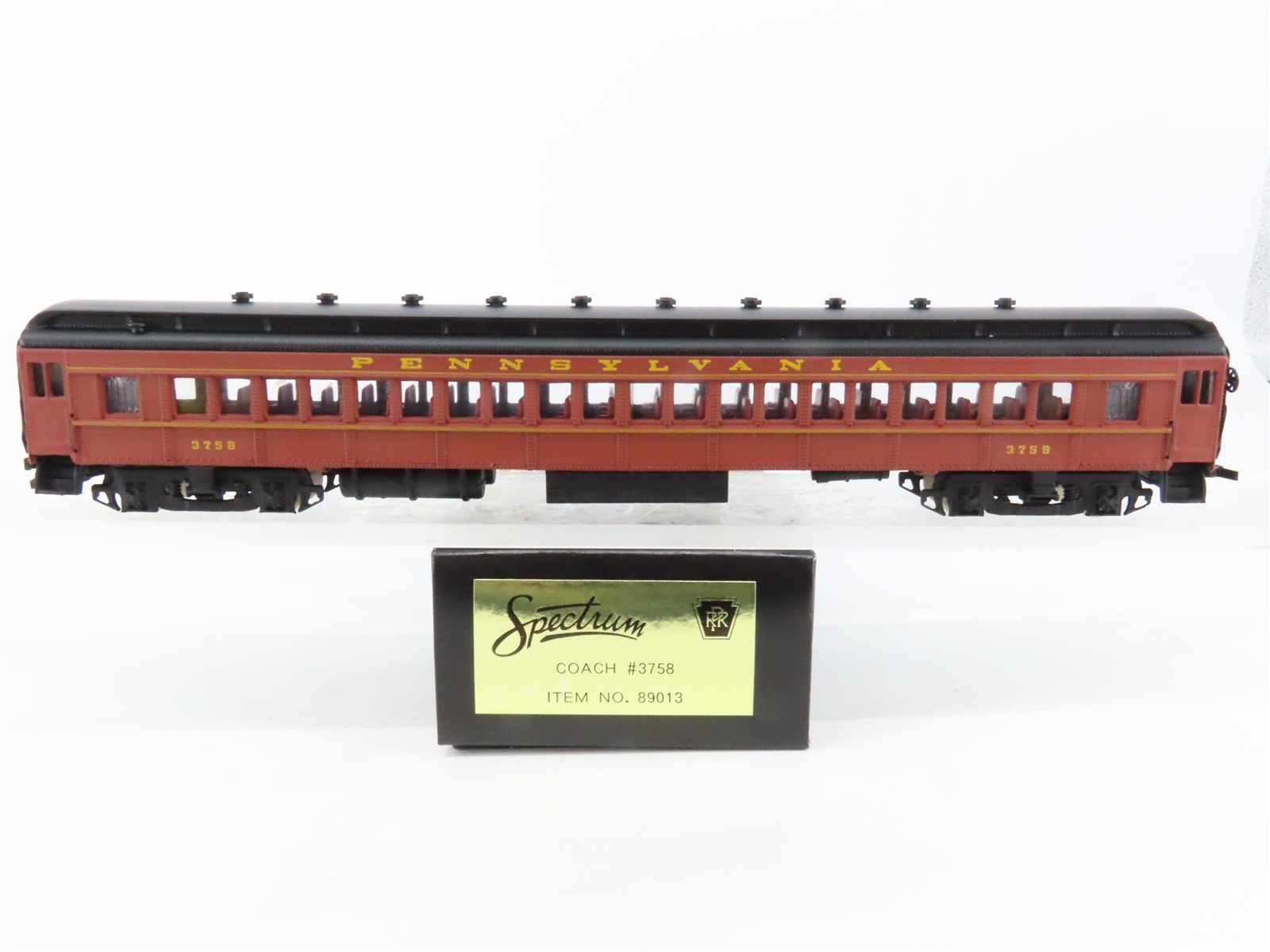 HO Scale Bachmann Spectrum 89013 PRR Pennsylvania Coach Passenger Car #3758