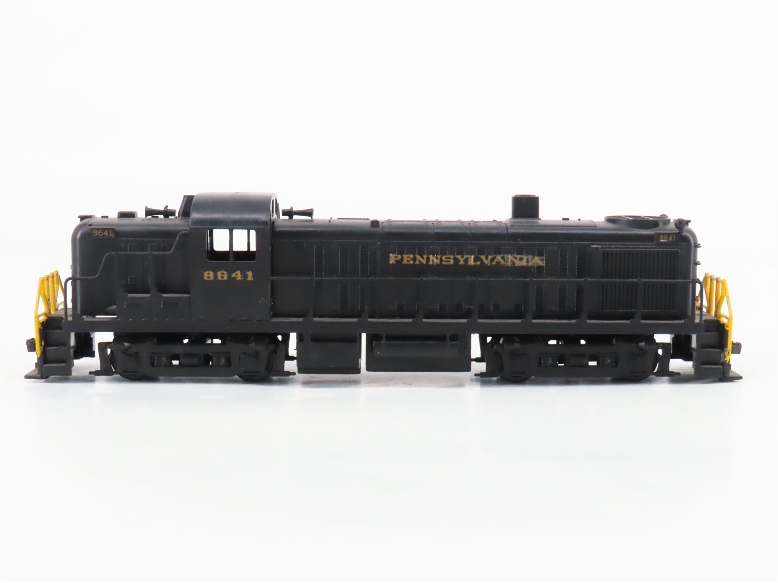 HO Scale Hobbytown PRR Pennsylvania RS-3 Diesel Loco #8641 UNPOWERED & Custom